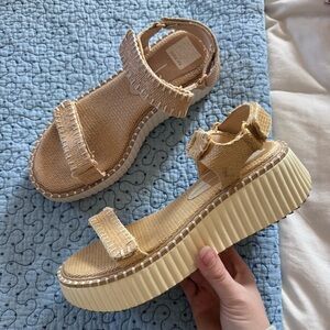 DOLCE VITA Debra Sandals in Raffia Platform Ankle Tan and White Size 7.5US